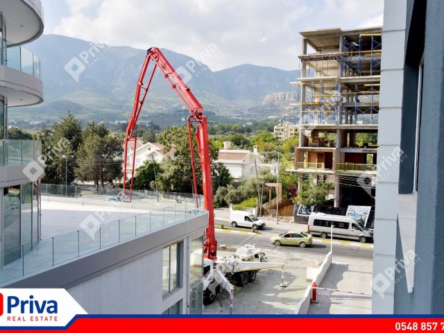 KIBRIS GİRNE MERKEZDE 3+1 YENİ SATILIK DAİRE 135 m2, TİCARİ KULLANIMA UYGUN, MÜKEMMEL KONUM