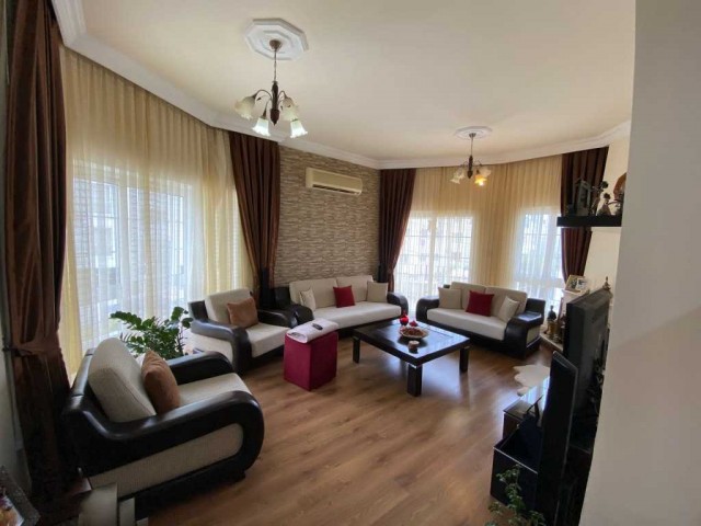 3 bedroom flat for sale Kyrenia city centre 