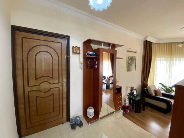 Girne merkezde satılık 3+1 eşyalı 