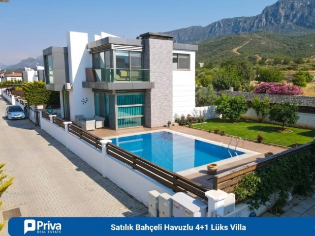 4+1 VILLA IN KYRENIA ALSANCAK MIT MEERBLICK, PRIVATEM POOL, VOR ORT, VOLL MÖBLIERT ** 