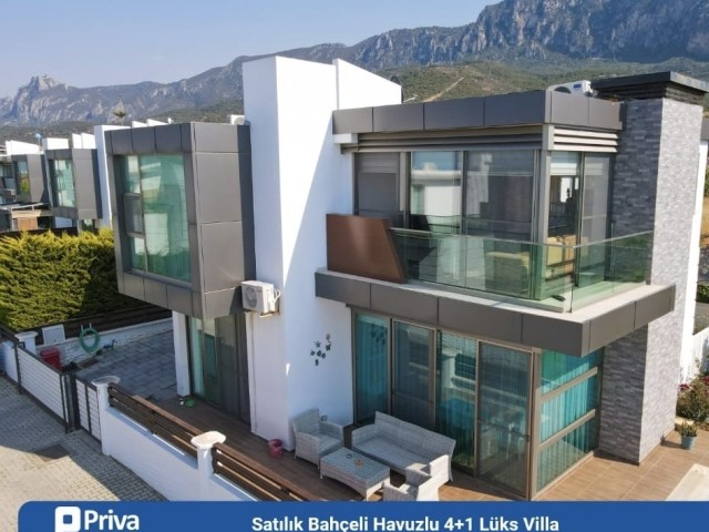 4+1 VILLA IN KYRENIA ALSANCAK MIT MEERBLICK, PRIVATEM POOL, VOR ORT, VOLL MÖBLIERT ** 