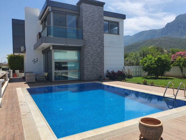 4+1 VILLA WITH SEA VIEW, PRIVATE POOL, ON-SITE, FULLY FURNISHED IN ALSANCAK, KYRENIA, CYPRUS ** 