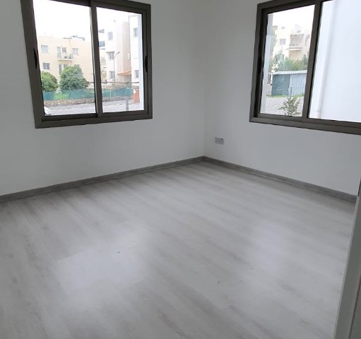 KIBRIS, GİRNE,ALSANCAK'TA SATILIK 2+1 DAİRE BAHÇE KATI