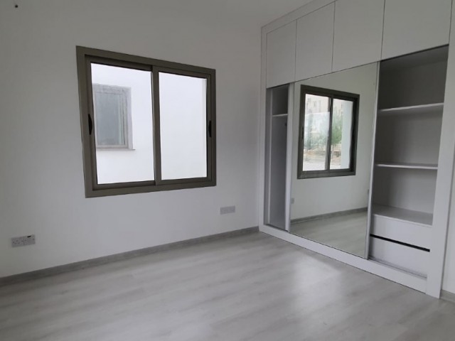 KIBRIS, GİRNE,ALSANCAK'TA SATILIK 2+1 DAİRE BAHÇE KATI