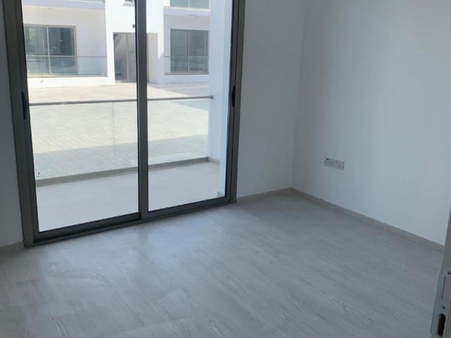 KIBRIS, GİRNE,ALSANCAK'TA SATILIK 2+1 DAİRE BAHÇE KATI