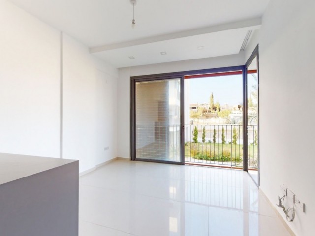 KIBRIS LEFKOŞA HAMİTKÖY'DE SATILIK 2+1 80m2,SİTE İÇİNDE, GÜVENLİKLİ, ÜNİVERSİTE DURAKLARINA YAKIN, 1000m2 BAHÇE İÇİNDE