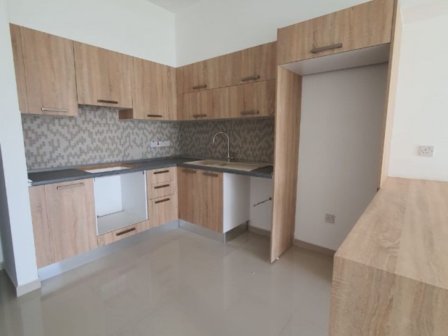 2+1 80m2 FLAT FOR SALE IN HAMİTKOY, NICOSIA, WITH SECURITY, NEAR THE UNIVERSITY STATIONS, WITH GENERATOR