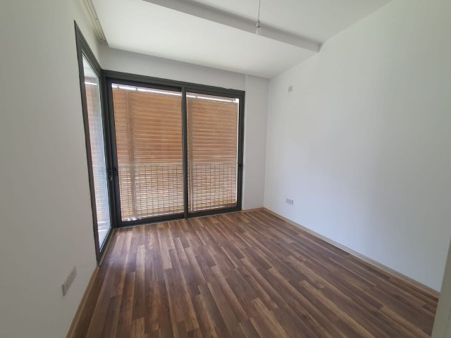 2+1 80m2 FLAT FOR SALE IN HAMİTKOY, NICOSIA, WITH SECURITY, NEAR THE UNIVERSITY STATIONS, WITH GENERATOR