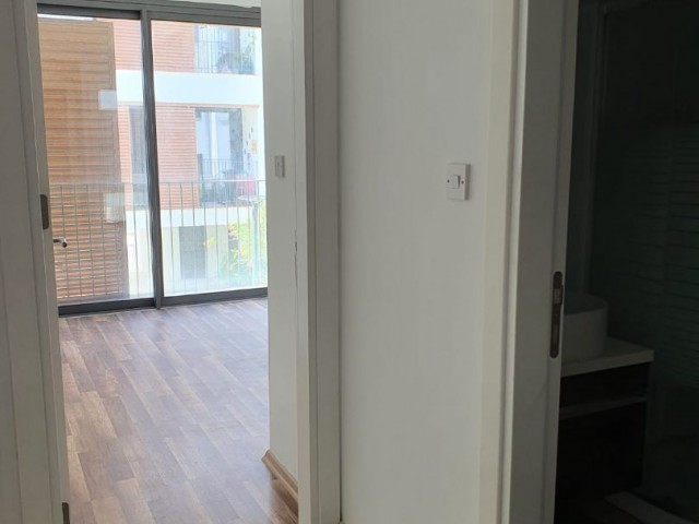 2+1 80m2 FLAT FOR SALE IN HAMİTKOY, NICOSIA, WITH SECURITY, NEAR THE UNIVERSITY STATIONS, WITH GENERATOR