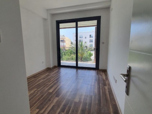 2+1 80m2 FLAT FOR SALE IN HAMİTKOY, NICOSIA, WITH SECURITY, NEAR THE UNIVERSITY STATIONS, WITH GENERATOR