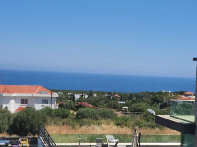 MÖBLIERTE 4+1-VILLA ZU VERMIETEN IN ZYPERN GIRNE ALSANCAK MIT MEERBLICK, PRIVATEM POOL, AUF EINEM GRUNDSTÜCK