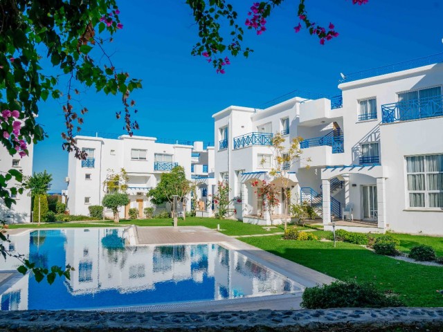 ZYPERN, KYRENIA, ALSANCAK, 1+1 DUPLEX-WOHNUNG ZU VERMIETEN IN BLUE MARE, MÖBLIERT, MIT GEMEINSCHAFTSPOOL, NAHE ZUM MEER UND DER STRAßE