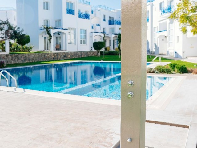 ZYPERN, KYRENIA, ALSANCAK, 1+1 DUPLEX-WOHNUNG ZU VERMIETEN IN BLUE MARE, MÖBLIERT, MIT GEMEINSCHAFTSPOOL, NAHE ZUM MEER UND DER STRAßE