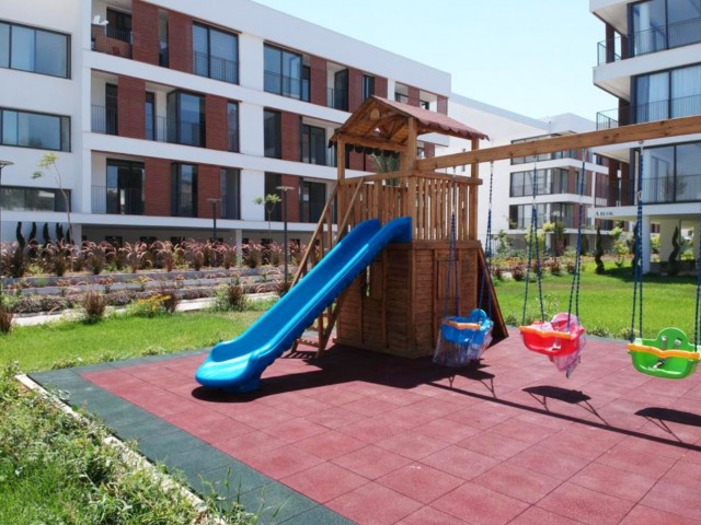 3+1 ZU VERKAUFEN IN ZYPERN NICOSIA HAMİTKÖY, 133 m2, AUF EINEM GRUNDSTÜCK, KLIMAANLAGE, GENERATORWOHNUNG, 1000 m2 GARTEN, KINDERPARK, ÜBERWACHUNGSKAMERASTELLPLATZ