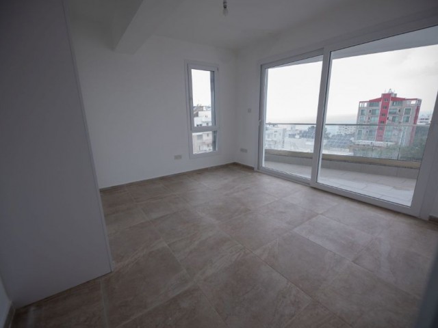 KKTC GİRNE MERKEZDE SATILIK YENİ 3+1 DAİRE