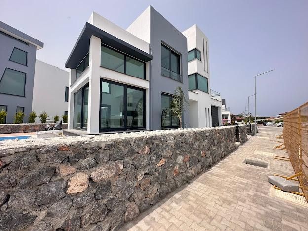 READY TO DELIVERY VILLA FOR SALE IN KKTC GIRNE KARŞIYAKA