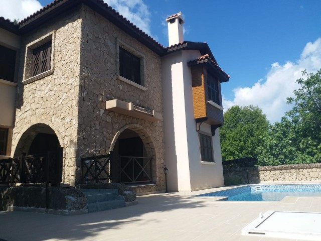 VILLA MIT POOL IN ÇATALKÖY, GİRNE