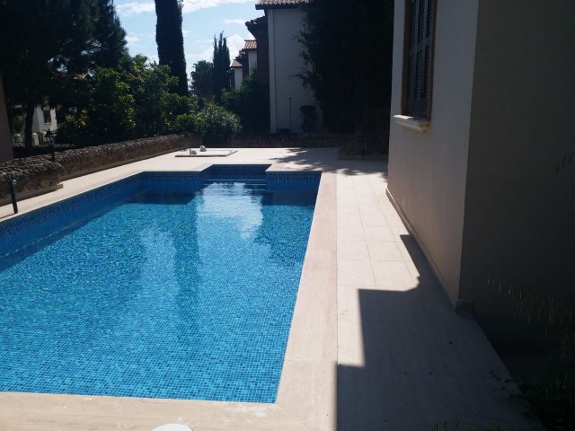 VILLA MIT POOL IN ÇATALKÖY, GİRNE