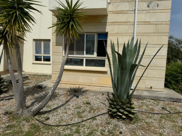 GROUND FLOOR GARDEN FLAT WITH SEA AND MOUNTAIN VIEWS WITHIN THE SITE IN ESENTEPE, GIRNE, TITLE DEED IS READY.