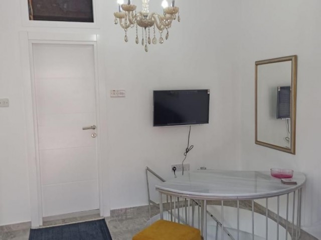 DUPLEX 1+1 UND STUDIO ZUM VERKAUF IN DER ALTSTADT (Bürourlaub)