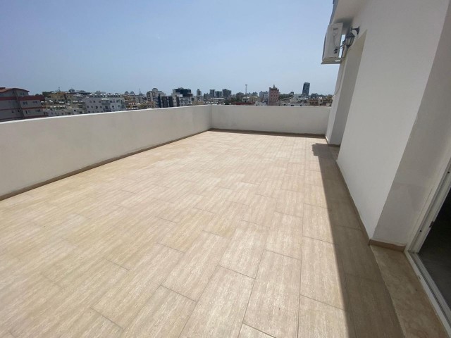 3+1 PENTHOUSE 3 büyük balkonlu ve deniz manzaralı