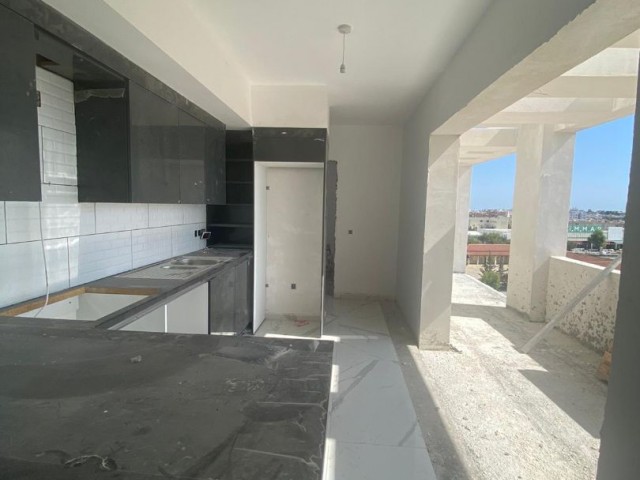 YENİ BİNADA DENİZ MANZARALI 1+1 PENTHOUSE