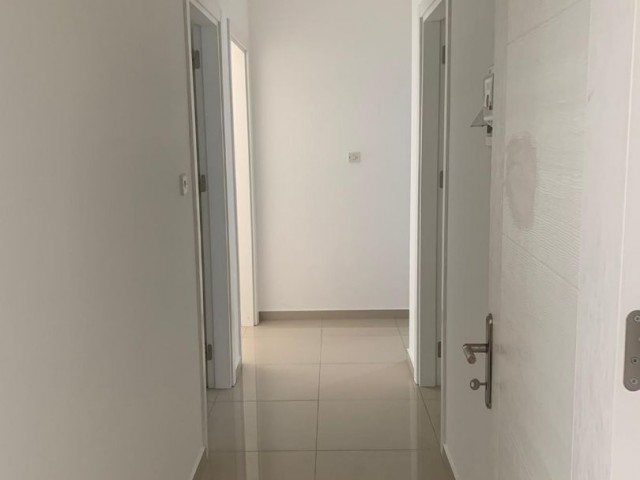 Nikosia kleine Sahne / 3+1 / 350 Dollar / voll möbliert / 6 + 6 Zahlungsmöglichkeiten / 5000 Anzahlung / kamsel Real Estate 05338616118-05338711922 ** 