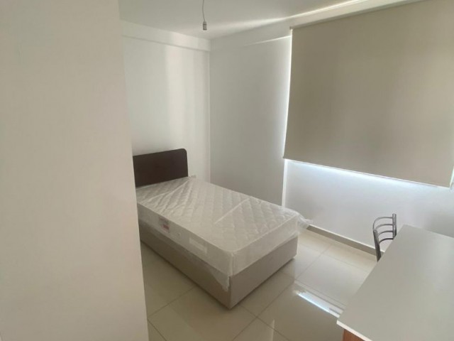 Nikosia royal hinter dem Hotel Super Luxus Llosa Apartment jedes Zimmer 2 + 1 Apartment 300 $ 6 + 6 Zahlung 5000 TL Anzahlung 05338711922 05338616118 kamsel ** 