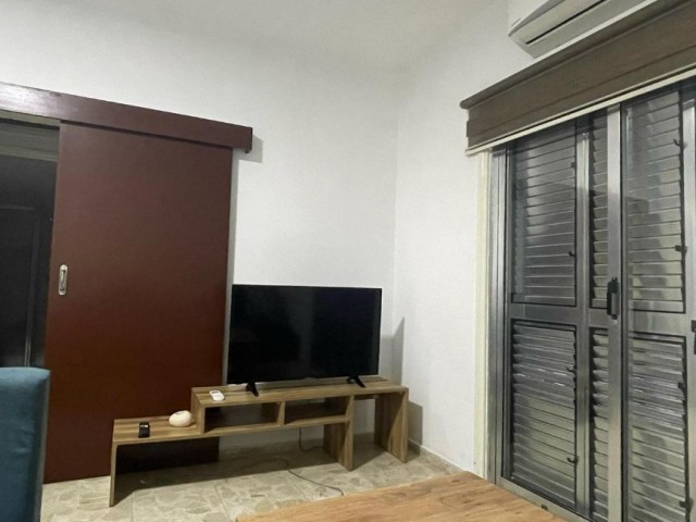 2+1 Wohnung in Kaymakli Terminal jedes Zimmer kilimali Stall Markt 1 min 5000 tl monatliche Zahlung 2 Anzahlung 1 Servicegebühr 05338711922 05338616118 kamsel Immobilien ** 