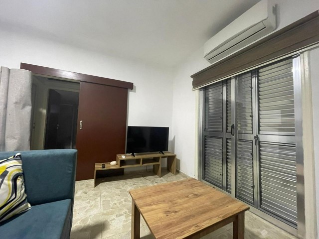 2+1 Wohnung in Kaymakli Terminal jedes Zimmer kilimali Stall Markt 1 min 5000 tl monatliche Zahlung 2 Anzahlung 1 Servicegebühr 05338711922 05338616118 kamsel Immobilien ** 