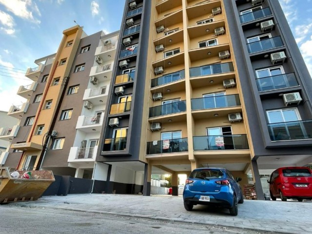 super luxury apartment in kaymaklı 1 min walk to the market from the stops Paying 7500 TL deposit 10