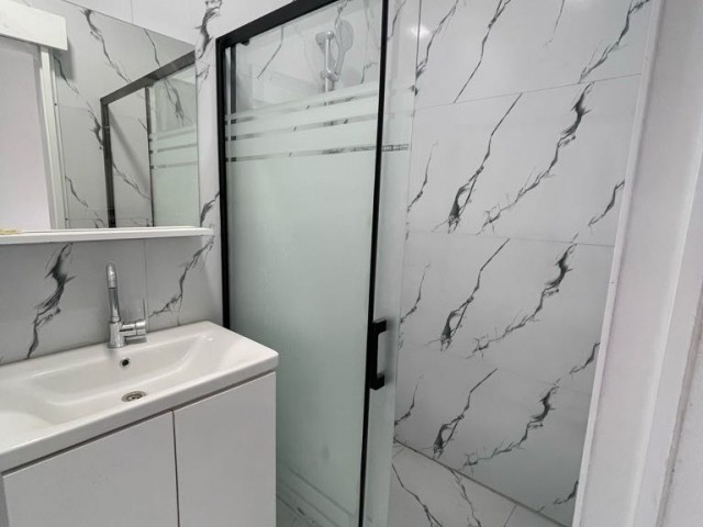 içişleri bakanlığı arkası Rezidans Dere boyunda  2 banyo 2 tuvalet  her oda klimalı 14 katlı bina durak market 5 dk 650 stg 2 depozito 6 +6 ömdeli 05338711922 05338616118  