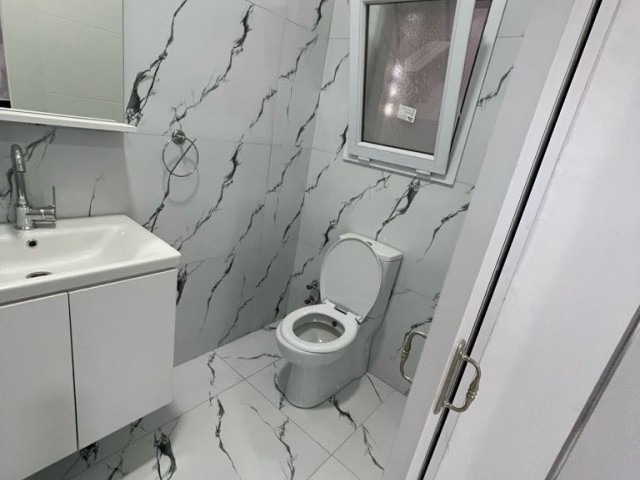 içişleri bakanlığı arkası Rezidans Dere boyunda  2 banyo 2 tuvalet  her oda klimalı 14 katlı bina durak market 5 dk 650 stg 2 depozito 6 +6 ömdeli 05338711922 05338616118  