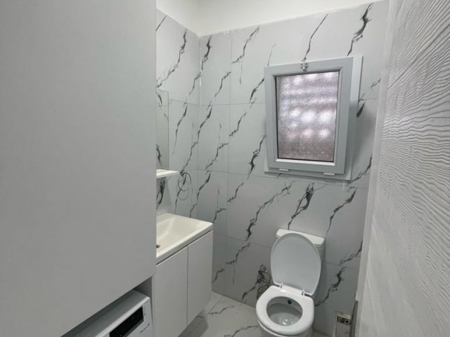 içişleri bakanlığı arkası Rezidans Dere boyunda  2 banyo 2 tuvalet  her oda klimalı 14 katlı bina durak market 5 dk 650 stg 2 depozito 6 +6 ömdeli 05338711922 05338616118  