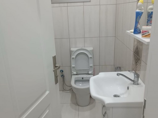 3+1 Wohnung neben dem Gönyeli Green Island Park 500 Stg, 6 Monate Vorauszahlung, 1 Servicegebühr 05338711922 05338616118