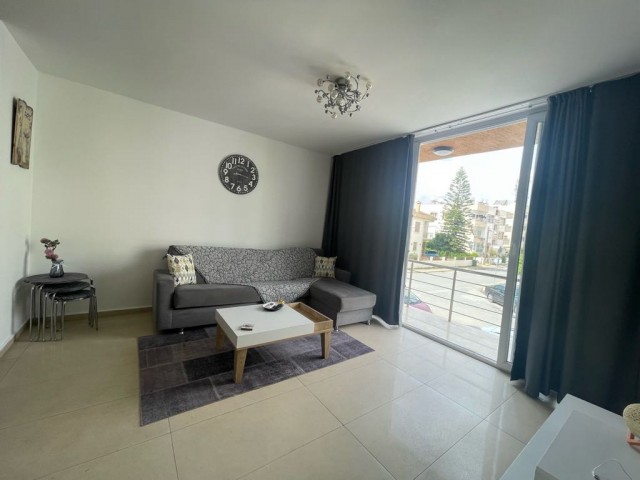 Nicosia Marmara Park neben 2+1 Wohnung komplett möbliert 6+6 Zahlung 2 Kautionen 1 Etage 05338711922 05338616118