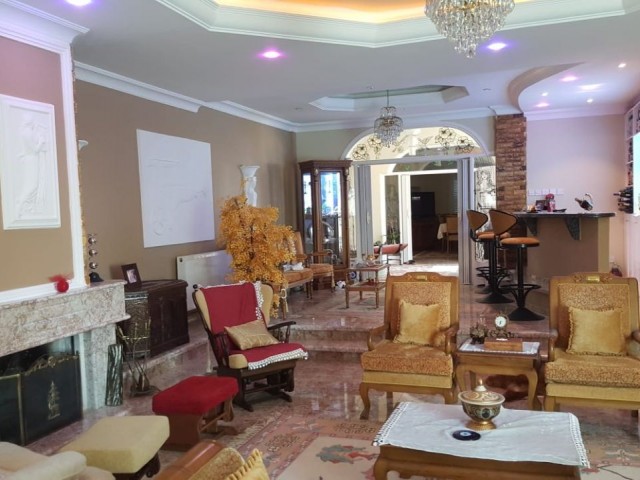 6 Bedroom Villa with Pool for Sale in Tuzla Region