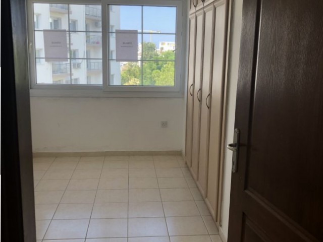 3+1 unmöblierte Wohnung im Zentrum von Kyrenia