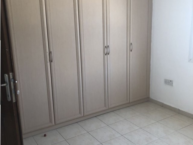 3+1 unmöblierte Wohnung im Zentrum von Kyrenia