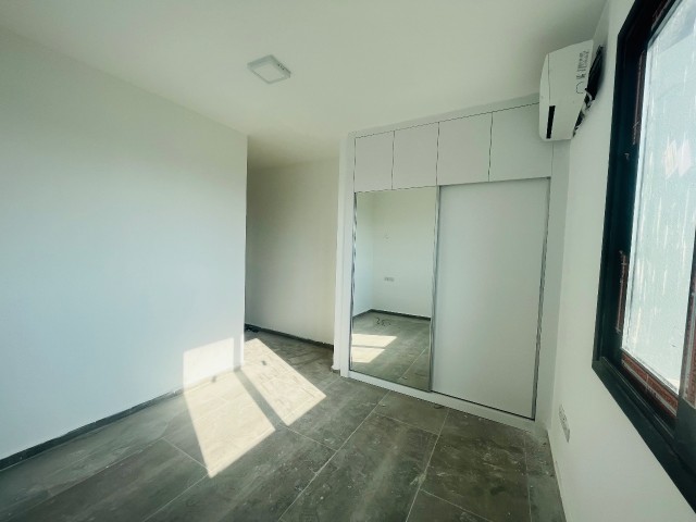 2+1 FLAT FOR SALE IN MAGUSA YENİBOGAZICI REGION.