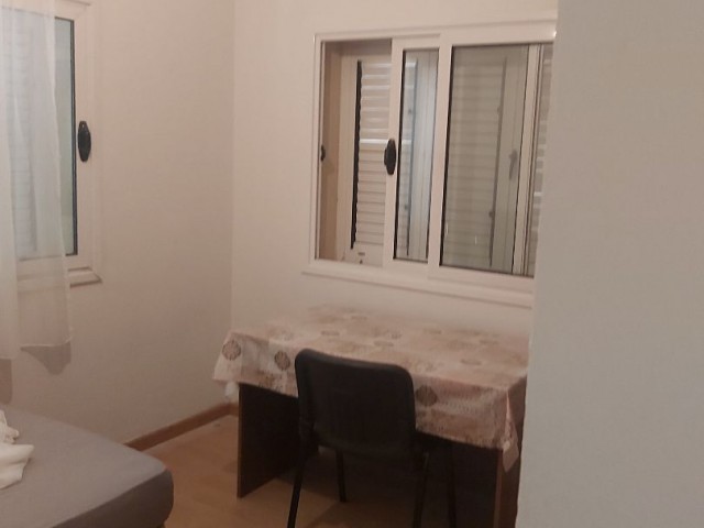 MAĞUSA DAÜ YE YÜRÜME MESAFESINDE 2+1 EŞYALI DAİRE KİRALIK