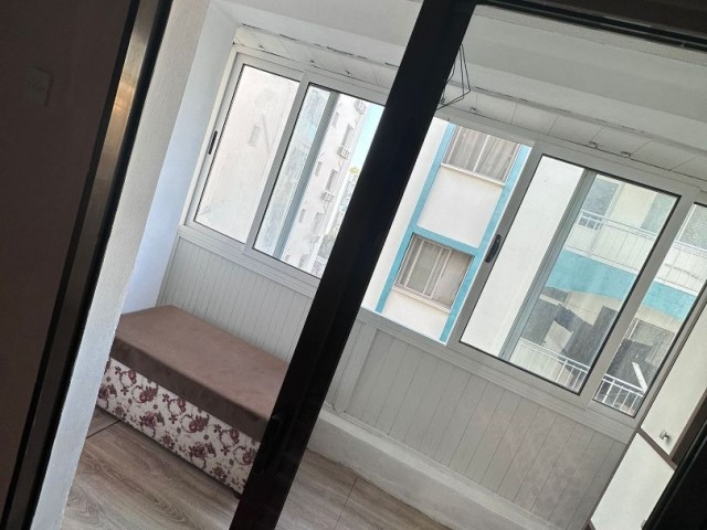 2+1 FLAT FOR RENT IN FAMAGUSTA CENTER, WALKING DISTANCE TO EMU