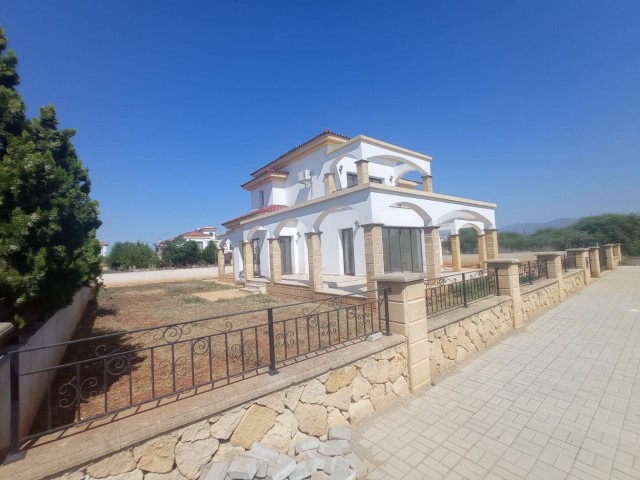 LUXURY MAINTENANCE VILLA IN İSKELE BAHÇELER IS RENTED UNFURNISHED