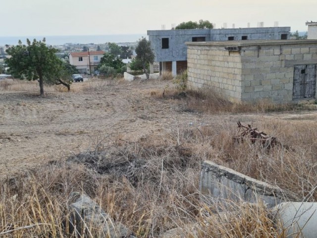 1 HEKTAR OFFENES GRUNDSTÜCK MIT MEERBLICK IN KUMYALI ** 