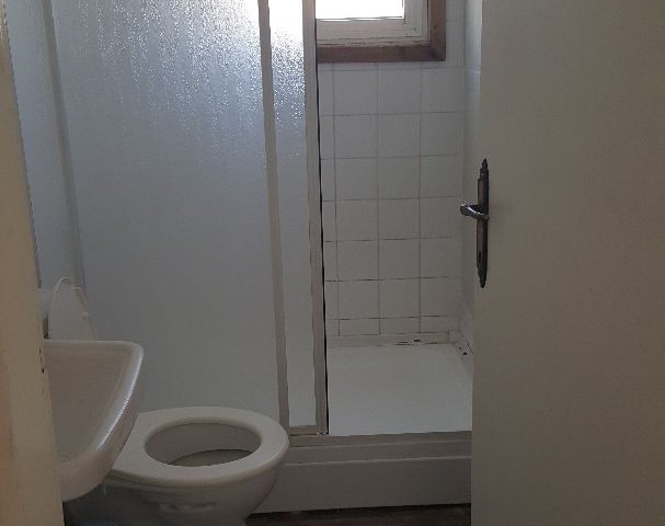 GAZİMAGUSA MERKEZDE SATILIK 2+1 EŞYALI DAİRE