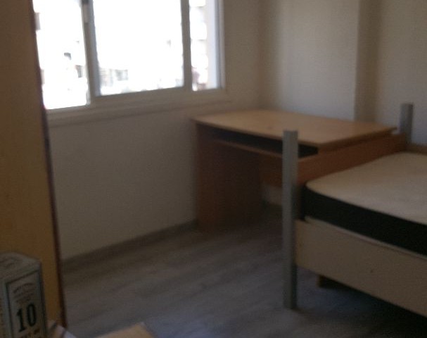 2 + 1 MÖBLIERTE WOHNUNG ZUM VERKAUF IM ZENTRUM VON GAZIMAGUSA ** 