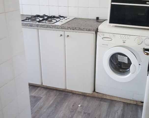 GAZİMAGUSA MERKEZDE SATILIK 2+1 EŞYALI DAİRE