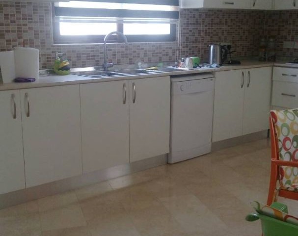 4+1 DETACHED VILLA WITH FIRE AND GARDEN WITH TURKISH COOK IN L/SA GÖNYELİ