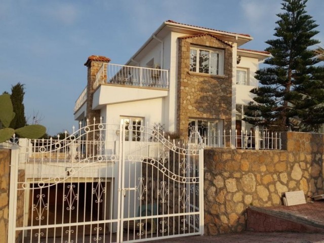 Müstakil Villa Deniz Kıyısı Sahibinden 3+1 Girne Karaoğlanoğlu