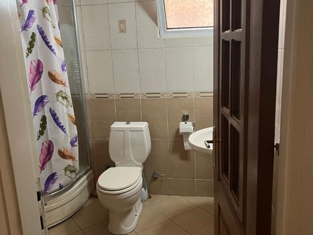 Close to the Gönyeli underpass, Made in Turkey 3+1, 2 toilets, 2 covered balconies, walking distance to the stops